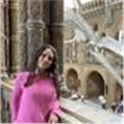 Profesora de primaria para niños entre 5 y 10 años 