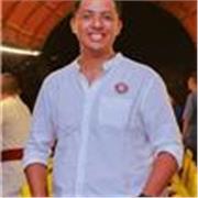 Maestro de apoyo escolar en el área de fotografía, especialidad foto de sociales y accion