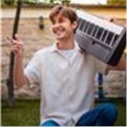 Diplômé du conservatoire en classique et en jazz, musicien professionnel, j’enseigne le piano et l’improvisation à tous niveaux. 