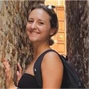 Ragazza di 26 anni, poliglotta e laureata all’estero, offre lezioni di grammatica e conversazione inglese