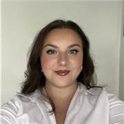 Studentessa universitaria con certificazione Cambridge C1 offre ripetizioni di inglese per studenti a Padova (online e centro)