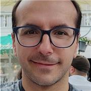 Eine akribische Person, die Leidenschaft in das steckt, was ich tue. Ich möchte Kinder und Erwachsene unterrichten