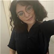 Laureata in Italianistica impartisce lezioni di Italiano, Latino e Storia per tutti i livelli di formazione