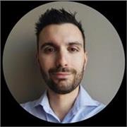 Sono un ragazzo che ha girato molto il mondo è ora ha voglia di insegnare l’italiano agli stranieri per aiutare come altri hanno fatto con me
