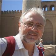 Doctor en Geología con décadas de experiencia en clases presenciales y  online  de educación superior y media.