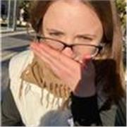Studentessa al liceo linguistico al quarto anno. Offre lezioni private in presenza ad: alunni medie/primo biennio superiori