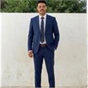 Un enseignant passionné pour faire grandir chaque élève.