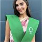 Estudiante de Proyectos de Edificación apta para niños de infantil primaria y ESO