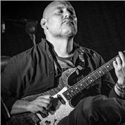 Docente impartisce lezioni di Chitarra Moderna privatamente con rilascio di Titoli Accademici Spendibili in Europa!