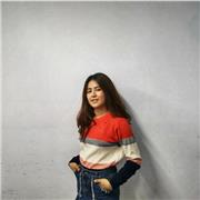 English Teacher teaching day to day English to IELTS exam preparation