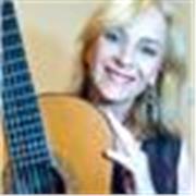 Profesora titulada en España (Grado Superior en Música, especialidad Guitarra)
* Con mas de 25 años en la docencia en Conservato