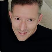 Experiencia de más de 20 años comunicándome con personas de diferentes nacionalidades y un único idioma el inglés para entendernos