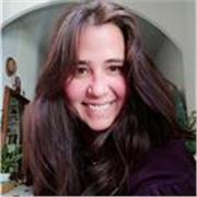 Motivadora, creativa, responsable, atenta. Niñ@s entre 2 a 10 años.