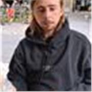 Étudiant en biologie en L1, premier de ma promo durant le 1e semestre, pédagogue et à l'écoute.