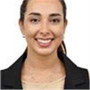 Clases de derecho dictadas por una egresada en derecho