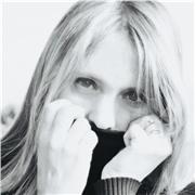 Insegnante di inglese per adulti che desiderano migliorare la loro competenza linguistica per lavoro o interesse personale