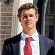 El ingles es mi primer idioma. He vivido 14 años en Inglaterra y he acabado la educación en un colegio británico.