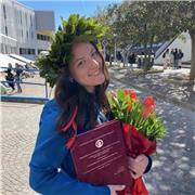 Insegnante di economia aziendale. Laureata magistrale presso l’Università di Napoli Federico II