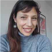 15 anni di esperienza di insegnamento dell'italiano a stranieri. Master DITALS I e II livello. Lezioni in presenza e online