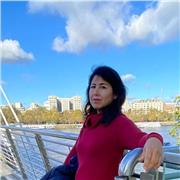 Profesora nativa de español, da clases particulares a niños y adultos en Madrid.10 años de experiencia, con título en pedagogía