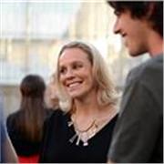 PROFESORA IMPARTE MATES A TODOS LOS NIVELES