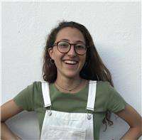 Profesora de inglés (y otras materias) imparte clases a niños de todas las edades
