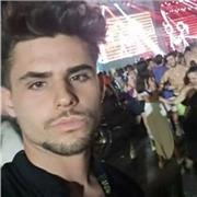 Hola soy Andrés y busco urgentemente un profesor que me de clases de matemáticas estoy estudiando ingeniería eléctrica, estoy en una academia pero necesito solo concentración para mi, es decir solo quiero clases particulares nada de online vivo en vilarea