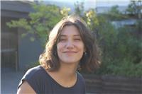 Profesora ingeniera en diseño industrial y técnica en patronaje y moda