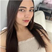 Profesora de apoyo para niños de manera online