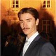 Étudiant en double diplôme commerce international et sciences politiques internationales 