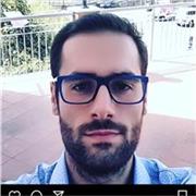 Istruttore fitness offre lezioni/sedute di allenamenti personalizzati