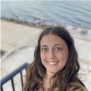 Laureata in Psicologia e specializzata in Graphic Design e Comunicazione offre supporto online in queste materie