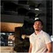 Profesor de inglés apto para alumnos nivel básico e intermedio.