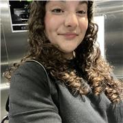 Hola, me llamo Martina y estudio cuarto de la ESO. Este verano ofrezco clases de ingles a niños y niñas de 6-12 años.