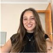 Maestra de primaria, apta para dar clases a todos los niveles 