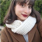 Profesora de inglés apta para enseñar a niños desde infantil hasta la ESO.