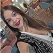 Empática, atenta, resolutiva, dinámica, paciente, extrovertida, puntual, asertiva.