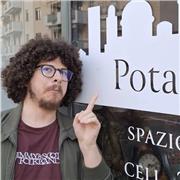 Studente universitario offre ripetizioni online per materie umanistiche (storia, filosofia, italiano) e lingua inglese.