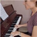 Profesora de piano y lenguaje musical