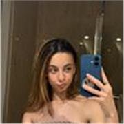 Doy clases particulares de ingles para niveles desde primaria hasta 3 de la eso . Tengo un B1 y actualmente me estoy sacando un B2 . Voy a domicilio