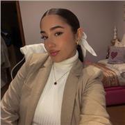 Estudiante con formación en Publicidad, Turismo y Ciencias Sociales. Puedo impartir clases de primaria, inglés y economía.