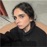 Online English tutor for teens and adults, fluent English (C2), focused on clear communication and confidence.