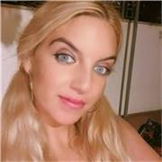 Doy clases de lengua castellana dirigido a alumnos de 2 y 3 de primaria, soy una persona alegre, paciente y con mucha empatia.