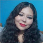 Profesora con una amplia gama de aprendizajes diseñados para cada tipo de alumnos