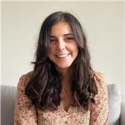 Profesora nativa de español, creativa y paciente. Enseño a extranjeros que quieren integrarse y comunicarse mejor en España.