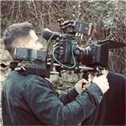 Lavorando su film e documentari ho imparato tante cose sul campo. Mi piacerebbe trasmettere questa esperienza a chi vuole imparare