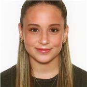 Soy educadora infantil con un nivel B2 en ingles certificado por Cambridge. Destaco por adaptarme a las necesidades de cada niño