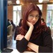 Profesora de Historia, tesista de licenciatura y estudiante del Profesorado en Ciencias de la Educación en la Universidad Nacional