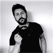 Professore di flauto e di apprezzamento musicale con oltre 20 anni di esperienza, disponibile per lezioni a domicilio a Lendinara.