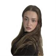 Soy estudiante de segundo año en Estudios Hispánicos, apasionada por la vocación. Doy clases a la Primaria, ESO y bachillerato.